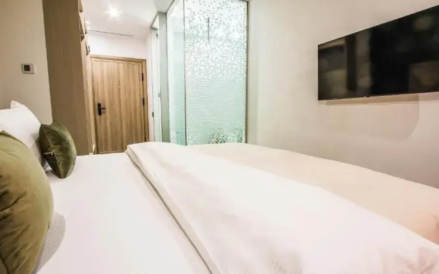 Central Carol Aparthotel 2