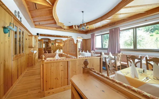 Cosy Holiday Home in bad Goisern With Balcony