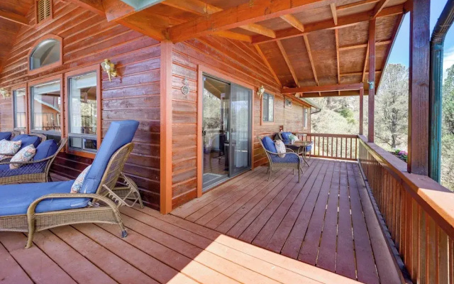 Fire Pit & Views: Falconcrest Cottage in Payson!