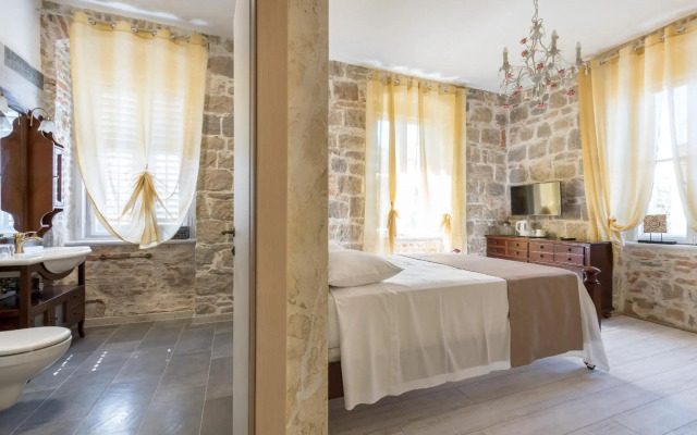 PIETRA ROSSA Luxury Rooms