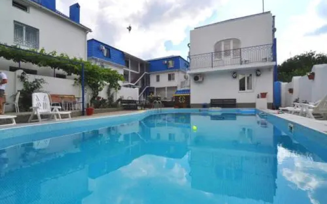 Hotel Apriori
