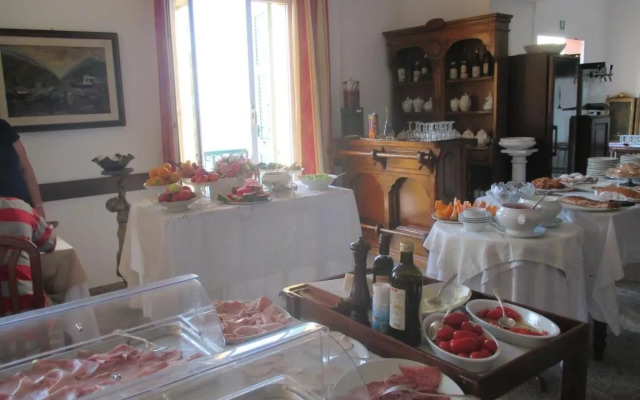 Hotel Leopold