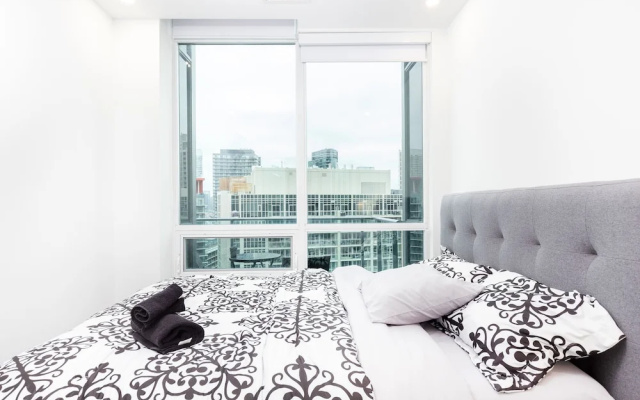 Penthouse with CN Tower view