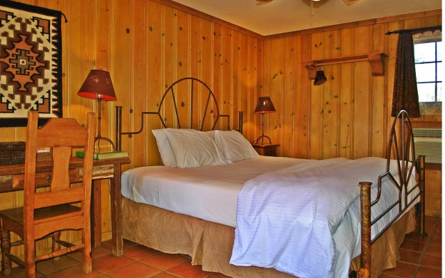 The Maverick Inn