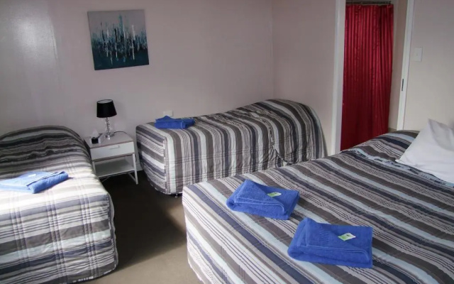 Acacia Motel