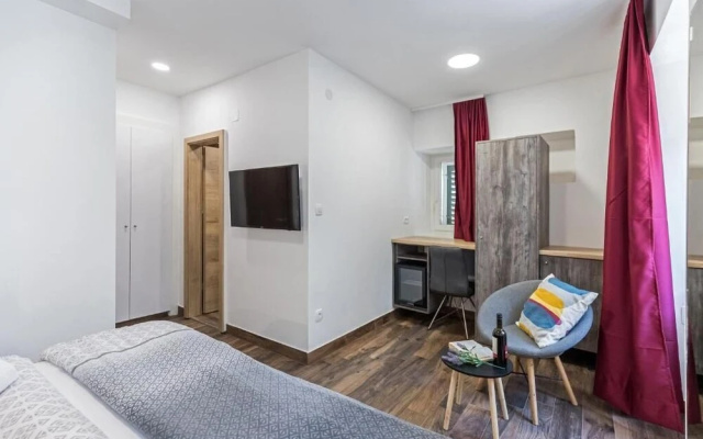 Apinelo Port Rooms