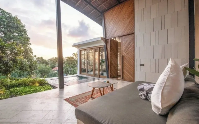 Gorgeous 2-br Penthouse, 800m to the Beach