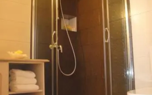 Apollonia Hotel