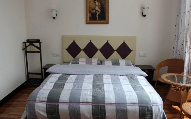 Zhangjiajie Base Area International Youth Hostel