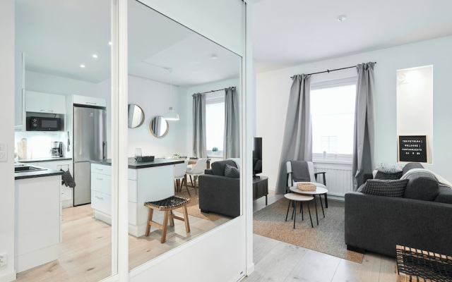 Modernized 1920s Apartment