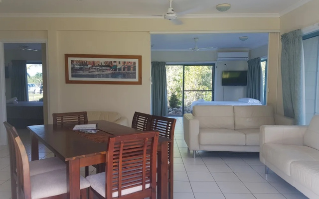 Lucinda Fishing Lodge