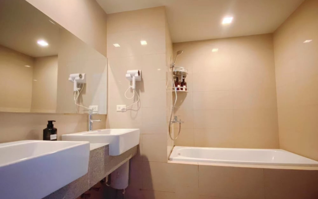 3BR with Balcony&Bayview Okada Aiports
