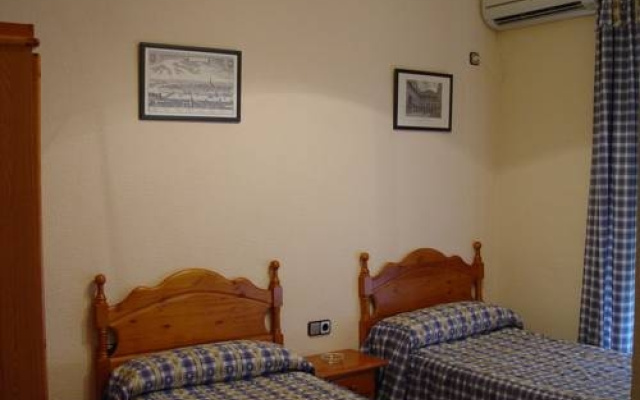 Oasis Royal