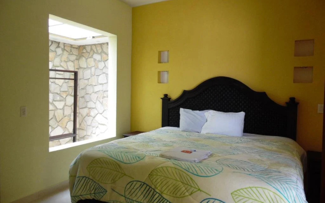 Hotel Renacimiento Tenam