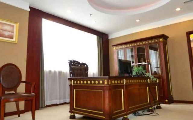 Zhonghao Fenghuang International Hotel