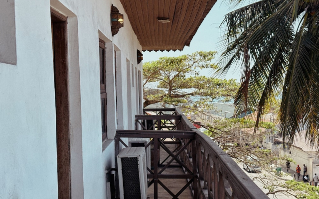 Stonetown Tides Hotel