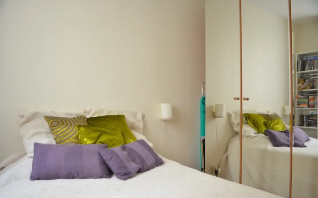Bright Montmartre 1 Bedroom Flat