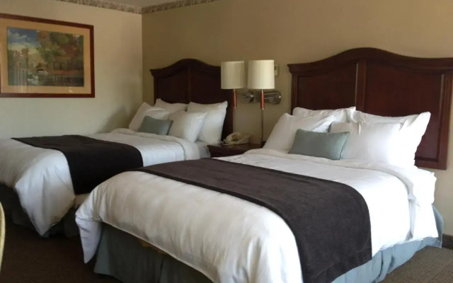 Holiday Hill Motor Inn