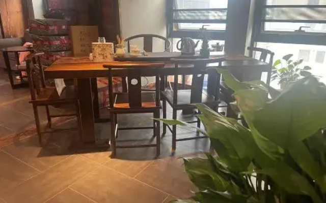 Chao Featured Hotel (Jiaxiulou Qingyun Market)