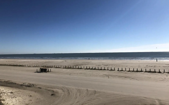 Beachgate CondoSuites and Oceanfront Resort