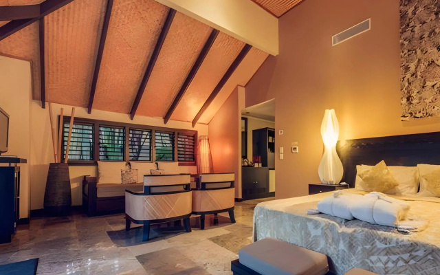 Crown Beach Resort & Spa