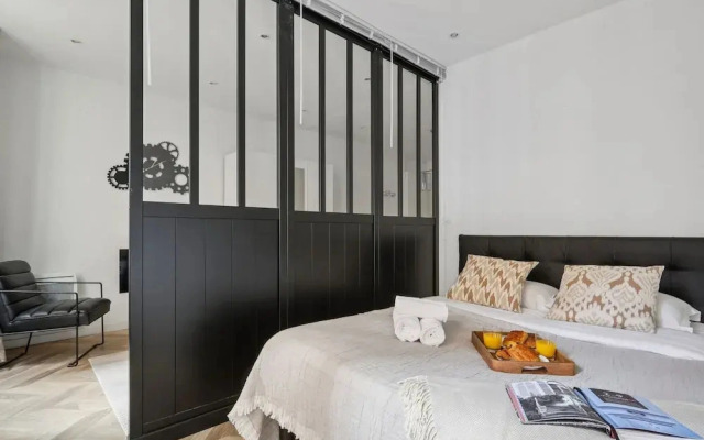 Modern Central Paris Flat by Les Halles