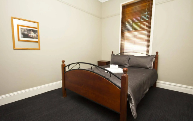 Peden's Hotel