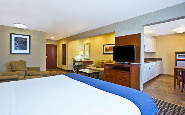 Holiday Inn Express Hotel & Suites Wabash by IHG