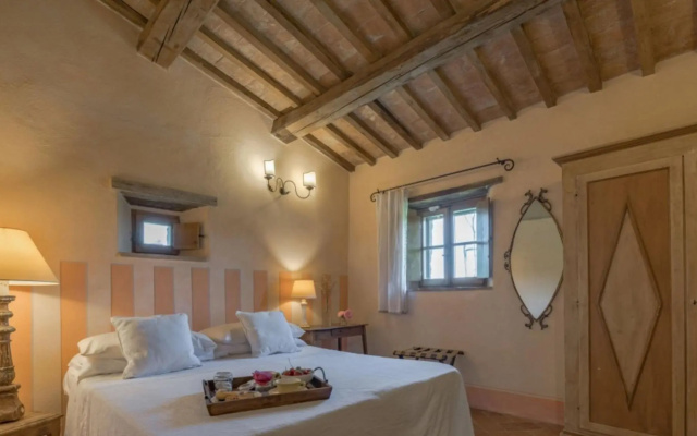 Beautiful Luxury Independent Villa With 13 Sleeps -prugnolo