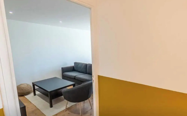 Private Room in a Shared Flat - Lyon 8e