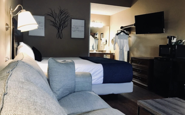 Pinemark Inn & Suites