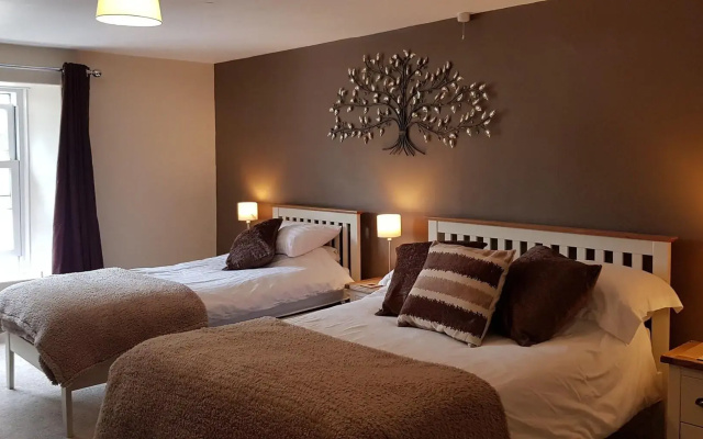 Greyhound Inn