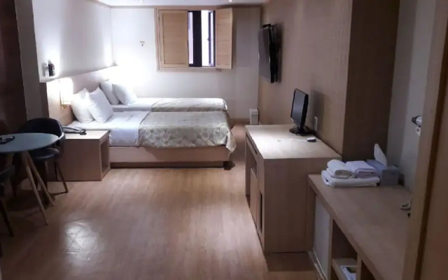 Highway Hotel