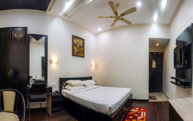 Hotel Sheela Towers