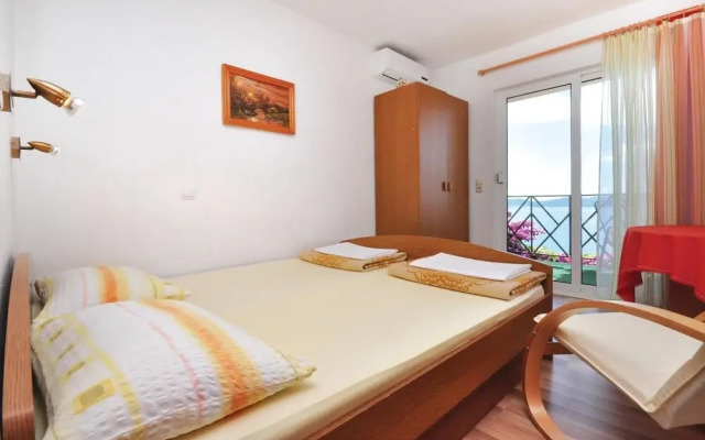 Beautiful Home in Pisak With Wifi and 2 Bedrooms