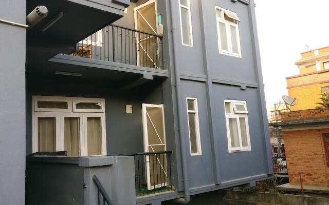 Отель Sun Apartment & Guest House Непал, Лалитпур - отзывы, цены и фото номеров - забронировать отель Sun Apartment & Guest House онлайн вид на фасад