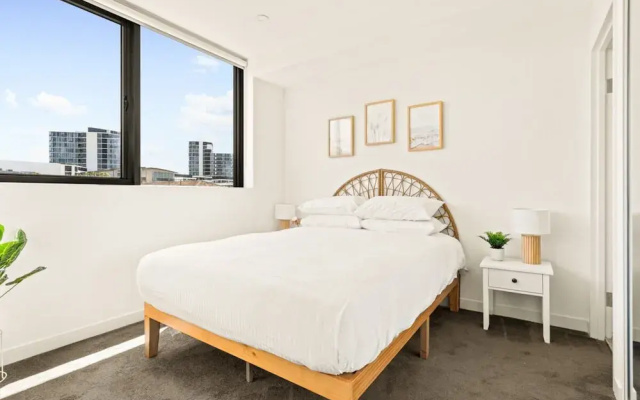 Coastal 2-bed Apartment Near Beach
