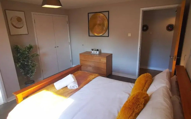 2BR Spacious City Centre Apartment