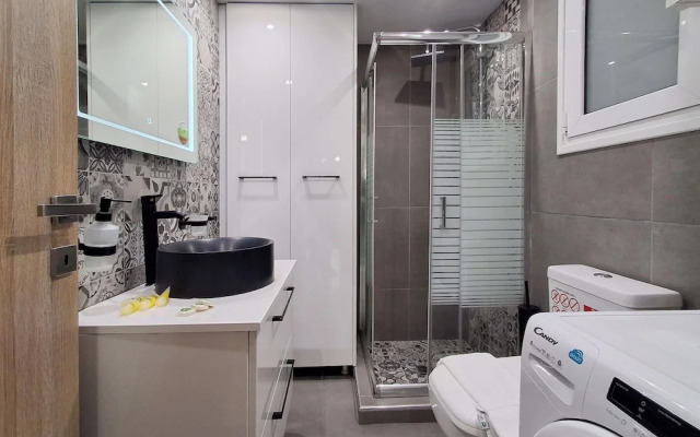 Stylish studio in Thissio near Acropolis