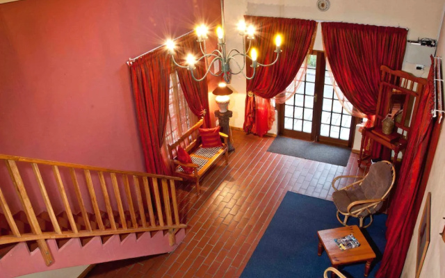Woodpecker Inn