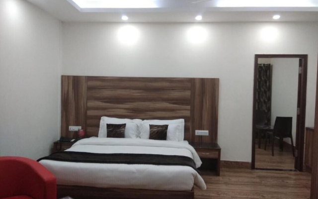 Hotel Seven Oaks