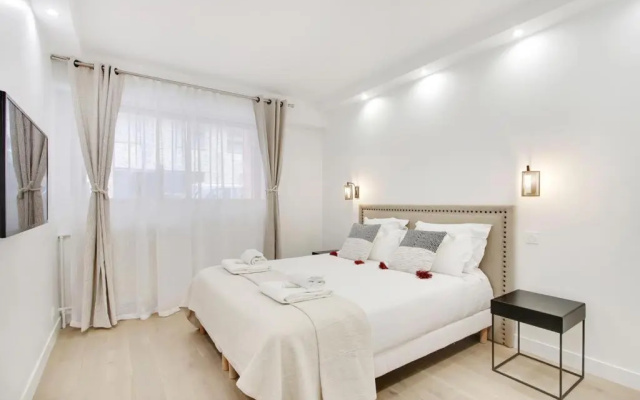 Trocadero/ Eiffel Tower - 3 Bedrooms- All New!