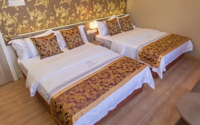 Red City Hotel
