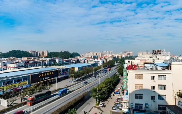 Vienna International Hotel ( Shunde Jun'anBiguiyuan Golf Club）