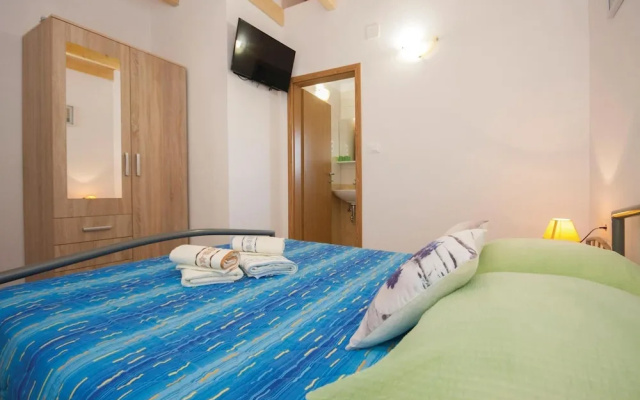 Awesome Home in Lozovac With Wifi and 3 Bedrooms