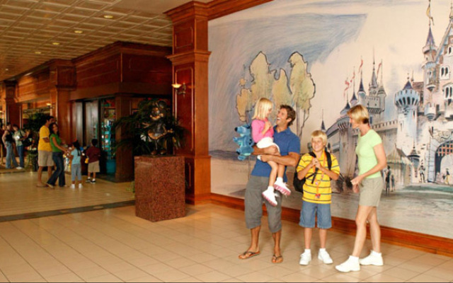 Disneyland Hotel 1