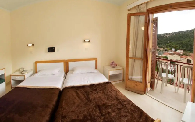 Moustakis Hotel