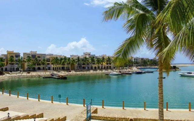 Exclusive 3-bedroom Marina Escape