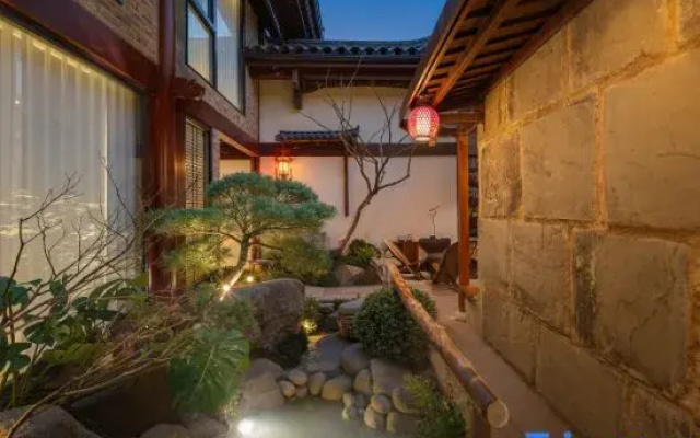 Wawan | Fireplace Garden · Bed and Breakfast in a Fireplace Garden