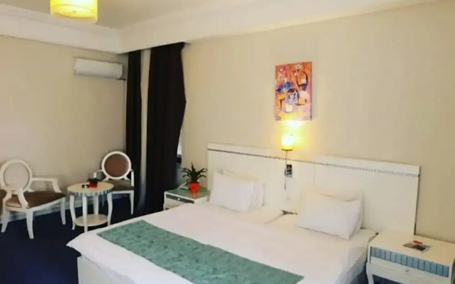 Amber Hotel